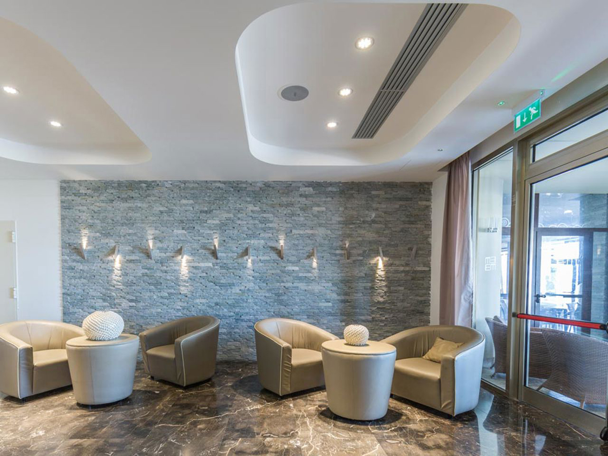 1024-reception09.jpg_1